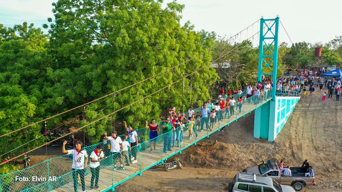 imágenes de lo que fue la inauguración del puente colgante sobre el río de la Comunidad El Brasil y que ademas beneficia a las familias de Pueblo Nuevo, Colama y Santa Bárbara, seguimos cambiando #Nicaragua siempre más allá. #SoberaniayDignidadNacional #ManaguaSandinista #6Mayo