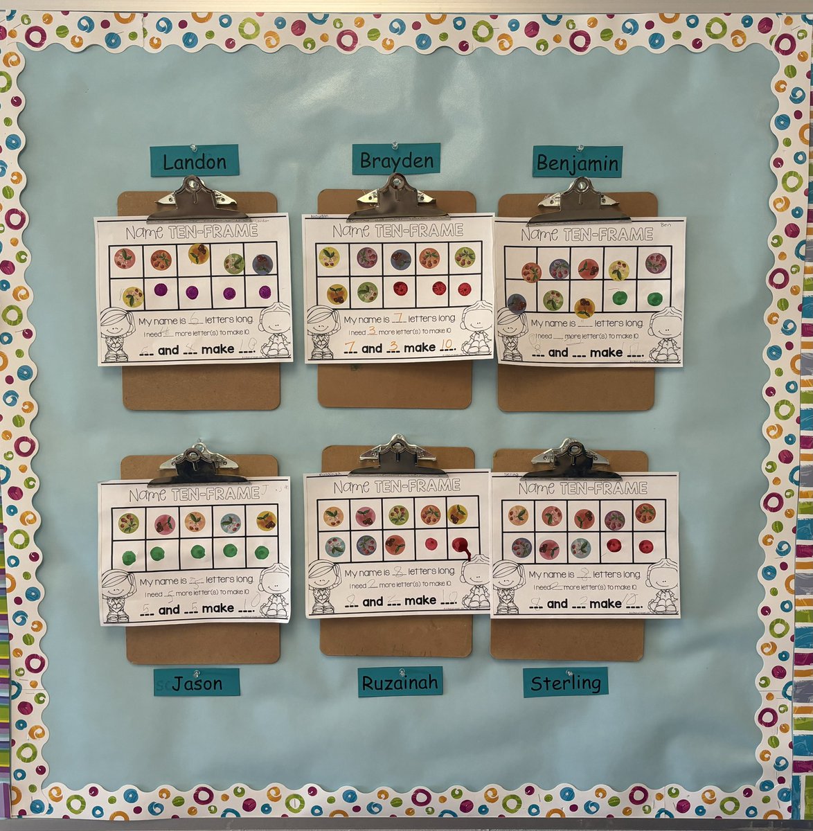 Our names on ten frames! 🔟🖼️ How many letters are in your name? How many do we have to add to make 10? ➕#ocsbMath 

youtu.be/uFssMU4GVLs?fe…