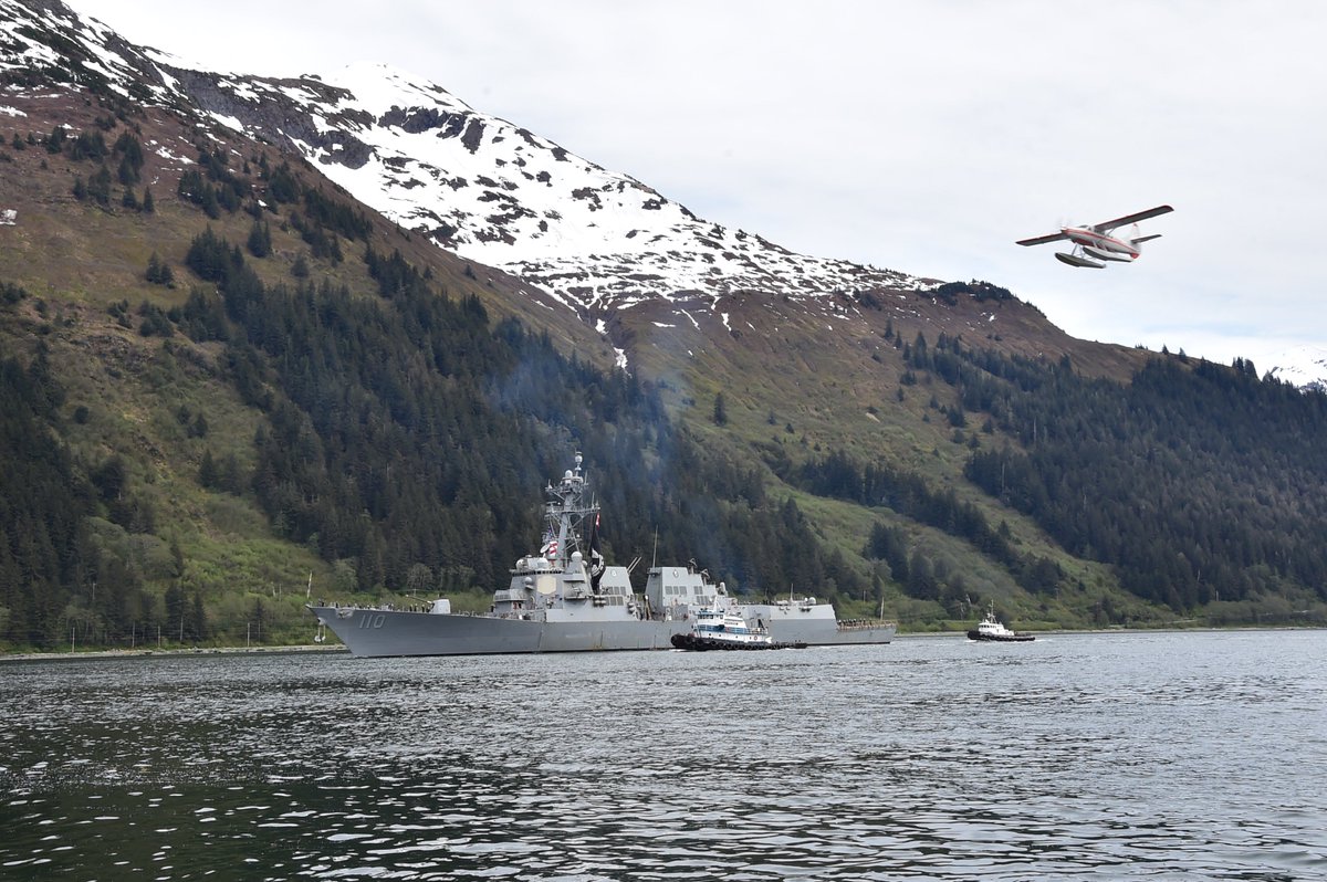 USS William P. Lawrence (DDG 110) Arleigh Burke-class Flight IIA guided missile destroyer coming into Juneau, Alaska - May 4, 2024 #usswilliamplawrence #ddg110

SRC: TW-@SurfaceWarriors