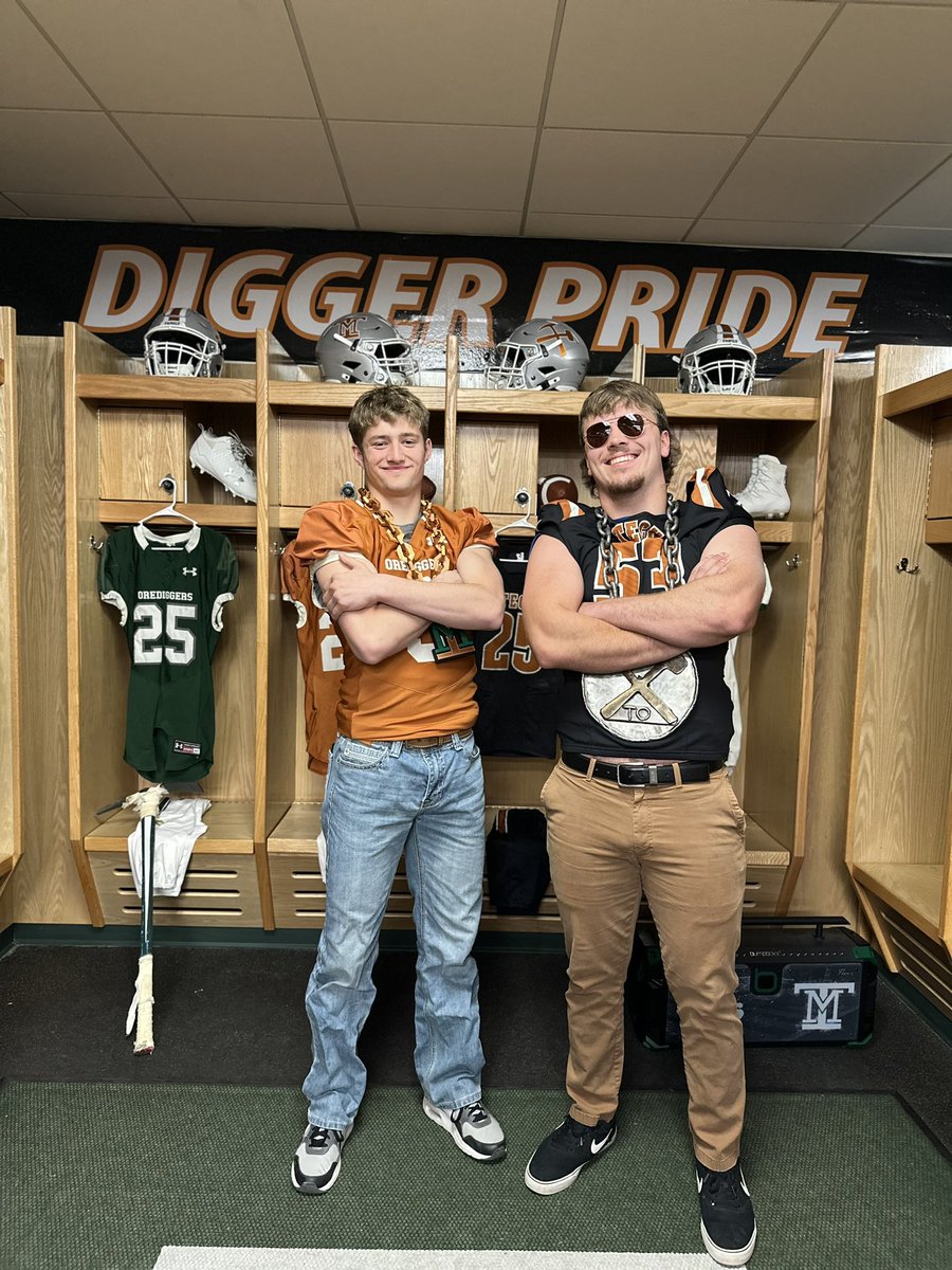 Had a Great day at MT Tech! Thank you to everyone involved in putting it on! #RollDiggs
@CoachAndersonMT 
@CoachThatcher
@CoachKyleSamson 
@CoachMAllenFB 
@CoachMann90 
@MTFBCoachSchlee 
@CoachTravisDean 
@KodyTorgerson