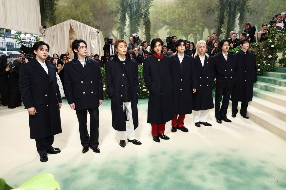 archivetwilight's tweet image. the volturi at met gala