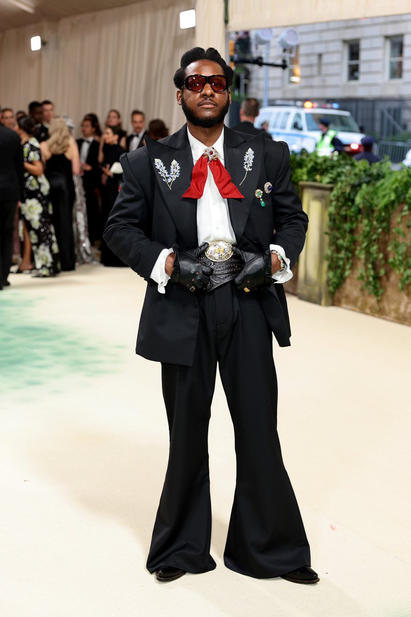 .@leonbridges has arrived at the 2024 #MetGala!