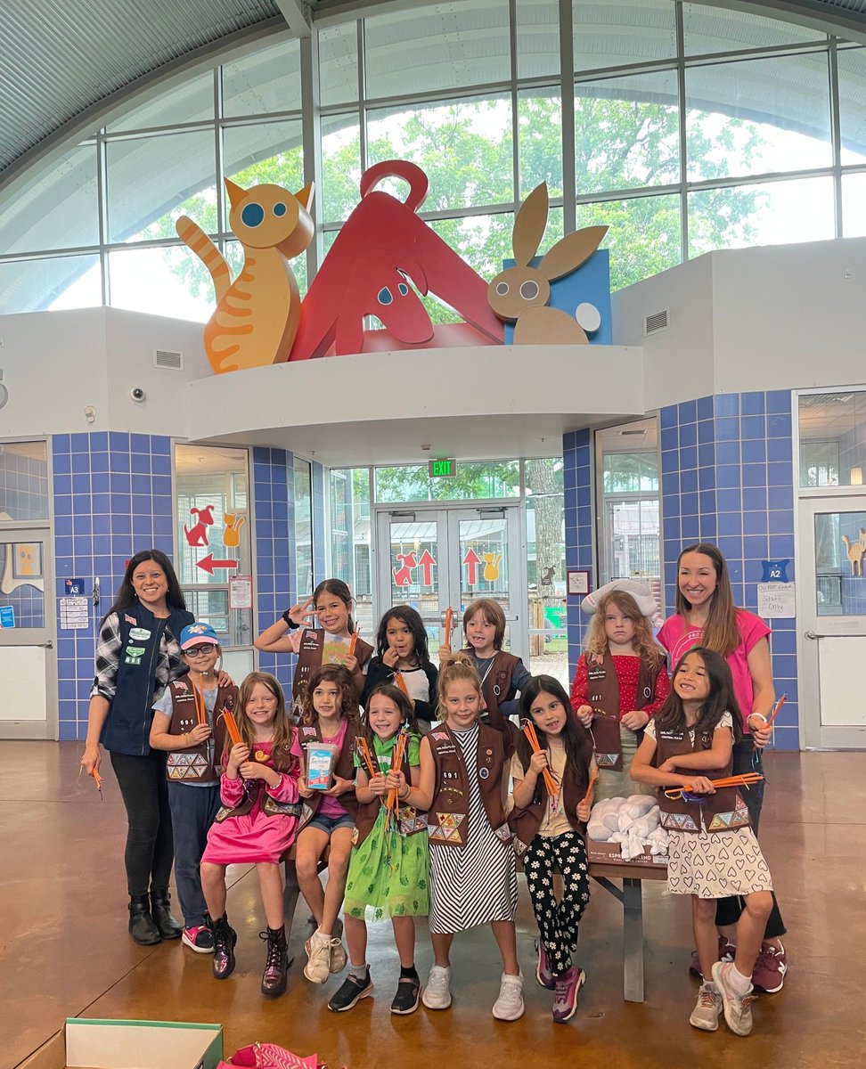 Huge thanks and paws in the air to Girl Scout Troop 691! They made cat mats, straw toys, and sock warmers for our pets, and they dropped off monetary donations as well. They were a great group and we loved our time with them!