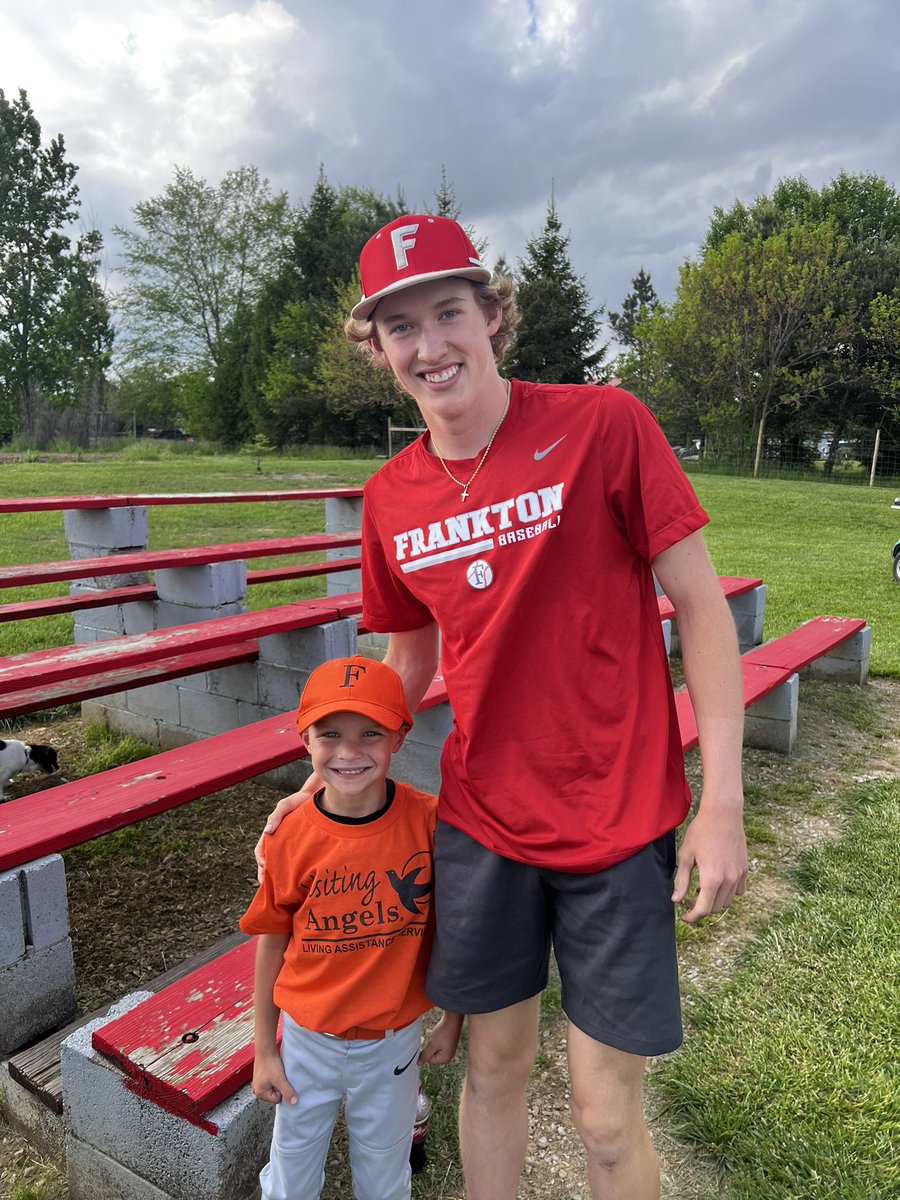 Jeff Robinson (@jeffrobinson59) on Twitter photo At all high school athletes…you matter. We’re so fortunate as parents to have great role models like <a href="/Nate_Moore2/">Nate Moore</a> who came and watched cohen play tonight. <a href="/FranktonAthleti/">Frankton Athletics</a> At all high school athletes…you matter. We’re so fortunate as parents to have great role models like <a href="/Nate_Moore2/">Nate Moore</a> who came and watched cohen play tonight. <a href="/FranktonAthleti/">Frankton Athletics</a>