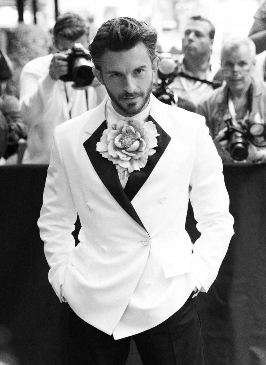 The bane of my existence and the object of all my desires #JonathanBailey too hot to handle #MetGala #MetGala2024