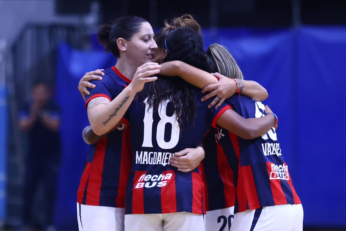 Ojalá algún día la política del club esté asi👇
👊 ¡GANOOOOOÓ #SANLORENZO! 

Con hattrick de Mariangela Magdaleno, #SanLorenzo venció 3-1 a Racing, en Boedo, por la octava fecha del Torneo de AFA. El Ciclón se ubica segundo, con 18 puntos.

#VamosLasSantitas 💪💙❤️