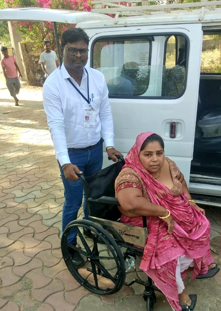 #LokSabhaElection2024

31 મોડાસા વિધાનસભા મતવિસ્તારમાં દિવ્યાંગ મતદારોને વિલચેર સાથી સહાયક અને પરિવહન જેવી સુવિધાઓનો લાભ લઇ લોકશાહીના  અવસરમાં ભાગ લીધો.

#LokSabhaElection2024 #DeshKaGarv #ChunavKaParv #DusMinuteDeshMate #AVSAR2024
<a href="/CEOGujarat/">Chief Electoral Officer, Gujarat</a> <a href="/ECISVEEP/">Election Commission of India</a>