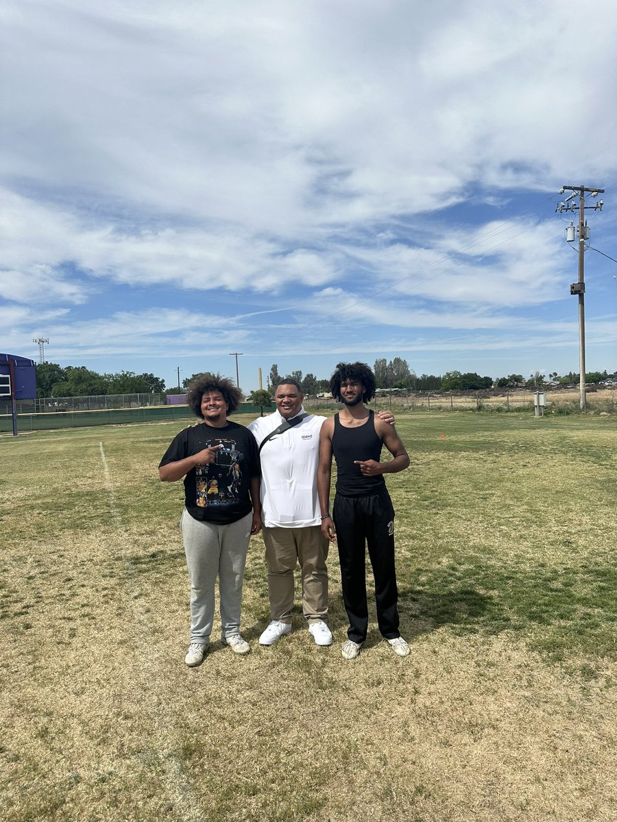 Thank you to <a href="/LoniFangupo/">Coach Hebron (Loni) Fangupo</a> for coming out and recruiting me <a href="/VandalFootball/">Idaho Football</a> 
<a href="/CoachPatworks/">Coach Pat Simon</a> <a href="/jciv_/">Coach Campbell IV</a> <a href="/BrandonHuffman/">Brandon Huffman</a> <a href="/PGregorian/">Paul Gregorian</a>