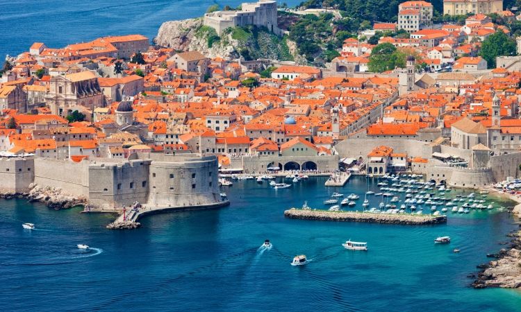 Dubrovnik Sees Increase in Tourist Numbers buff.ly/4biqVPI