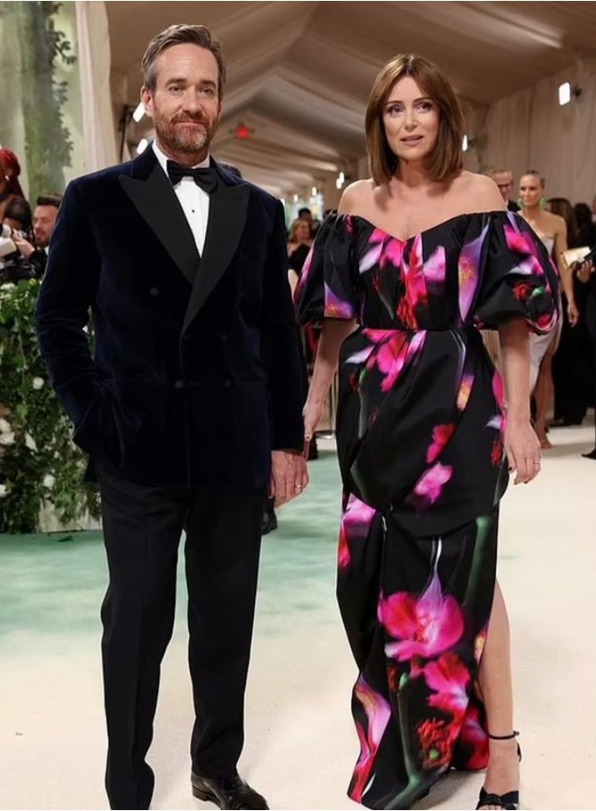 WhoDebi's tweet image. I love that they never forget to carry that quintessential British elegance with them wherever they go! 

#MetGala #MatthewMacfadyen #KeeleyHawes