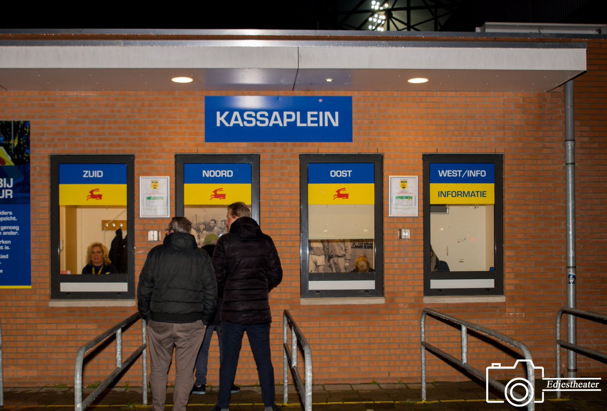 Aan het Cambuurplein is het nooit 𝓼𝓽𝓲𝓵 geweest

Cambuur Stadion 
SC Cambuur 

#ticketboxtuesday #groundhopping #groundspotting #stadiumhopping #ground #stadion #stadium #stade #estadio #stadio #stadionautist #groundhopper #cambuur #sccambuur #cambuurstadion #scc #ticketbox