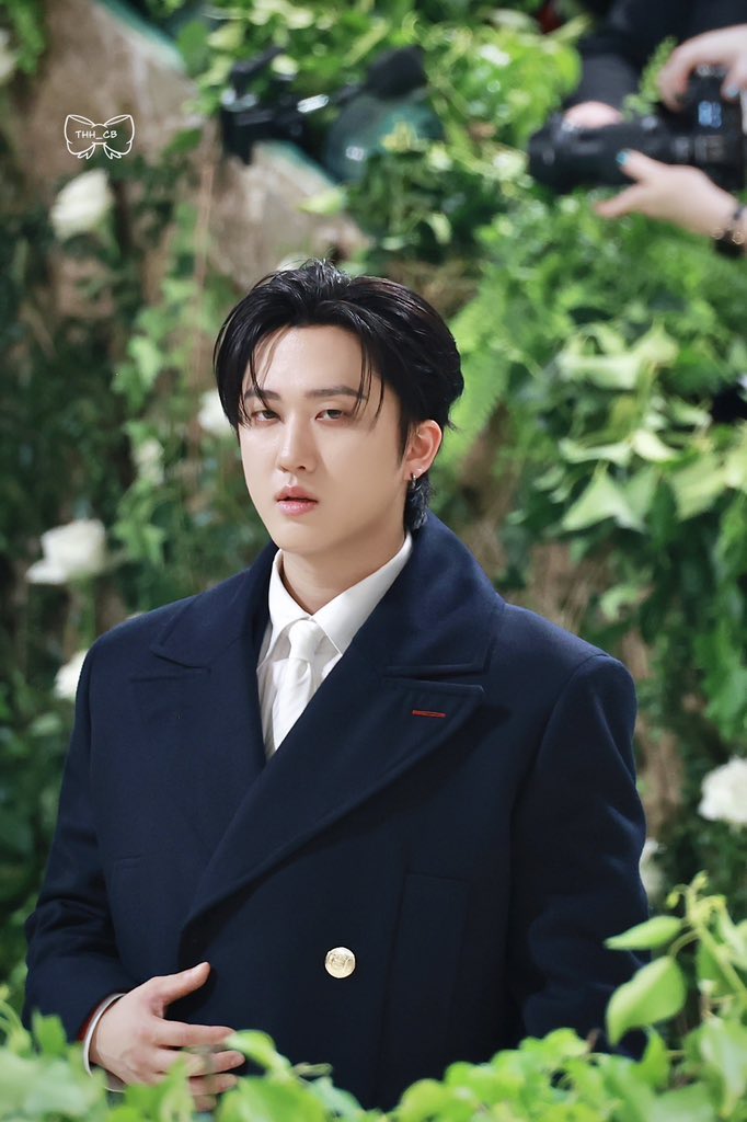 Esta foto 🔥 Seo Changbin en la #METGALA #StrayKids_MetGala #스키즈_멧갈라_축하해 @Stray_Kids