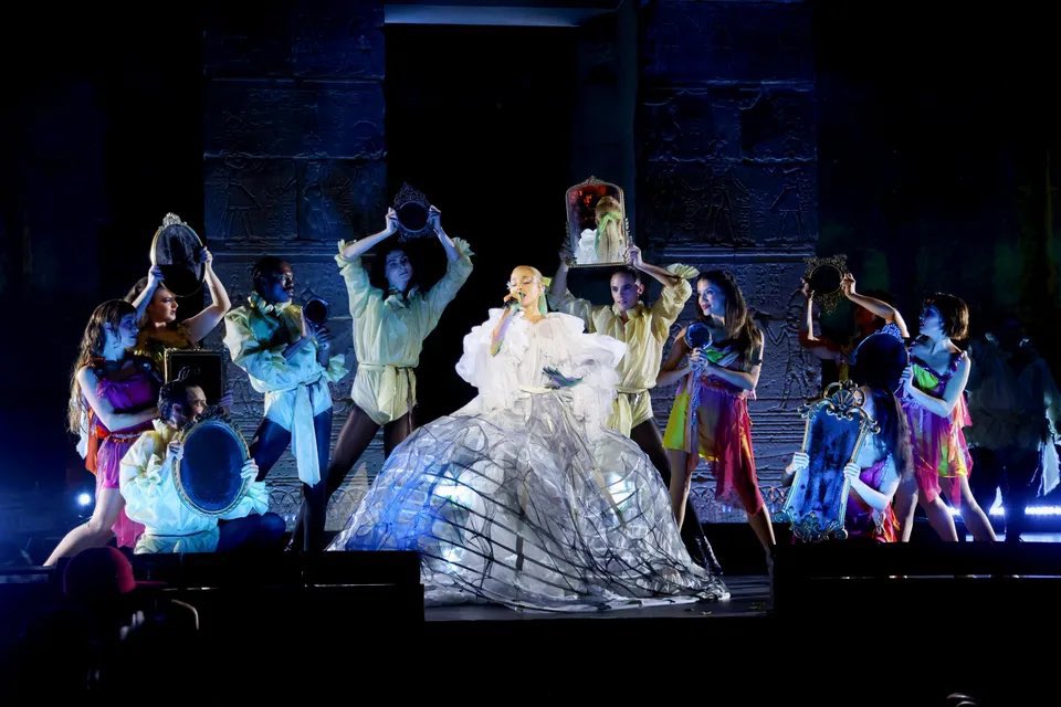 thegrandeheelss's tweet image. ariana grande’s met gala performance features 30 dancers, as well as members of the 40-person choir broadway inspirational voices.

tony-winner director michael arden provided direction.