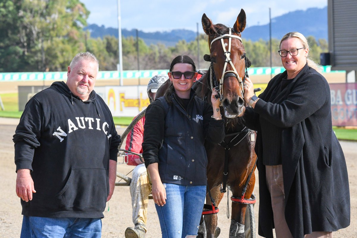 Bolero breaks her maiden in style as she salutes in the Tiger Tara  <a href="/MedowieLodge/">MedowieLodge</a> Pace for Dean &amp; <a href="/kezzamc14/">Kerry McDowell</a> McDowell and Lleyton Green in a mile of 1.55.0.🥇

Another $200 towards Pacing For Pink courtesy of Kerry's training win.

#ClubMenangle <a href="/Bagley05/">Bagley</a>