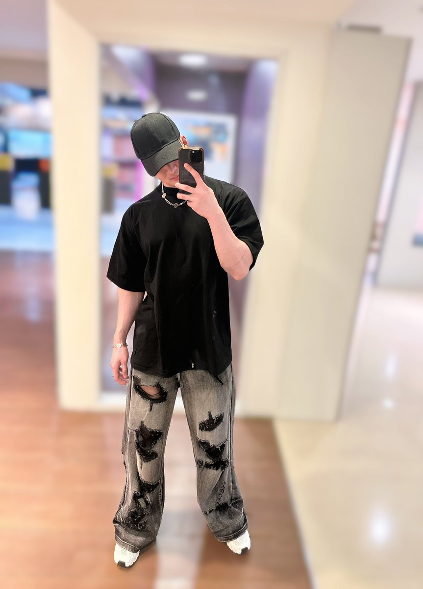 👾