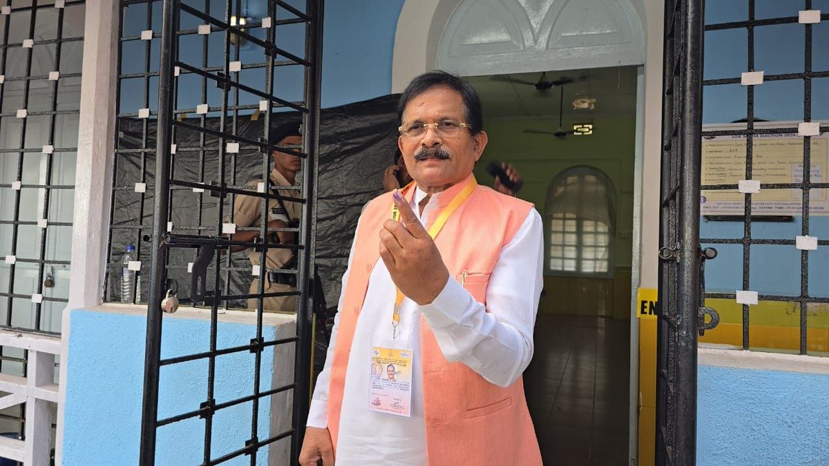 Our North Goa Candidate @shripadynaik voted for @narendramodi-ji's #ViksitBharat today. Request all to come out in large numbers & vote for @BJP4India #AbkiBaar400Par #PhirEkBaarModiSarkar