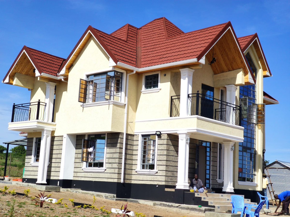 Throwback to when Gordon Ogada won 230M Sportpesa Jackpot and went to build this beautiful Maisonette in Migori. I remember he said it cost 20M everything!