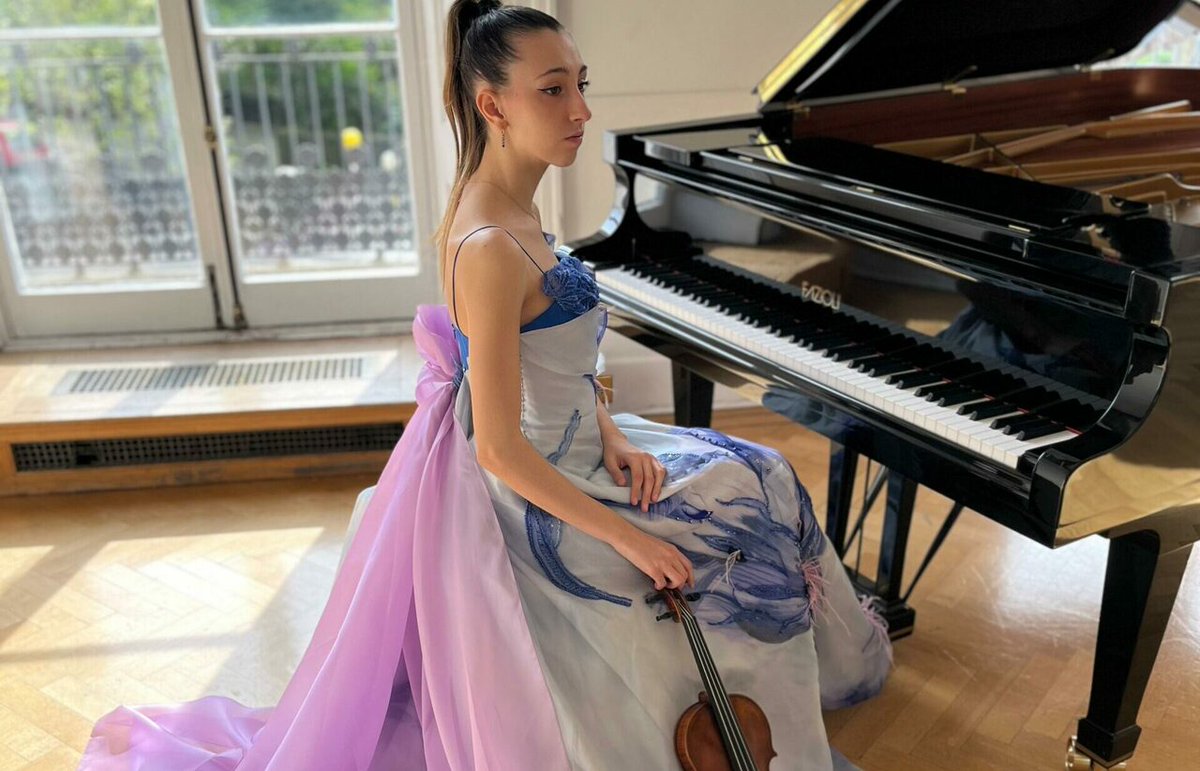 Il grande talento di Molly Salvemini: “Mi sono avvicinato al violino grazie a mia madre” molfettalive.it/2024/05/07/il-… #molfetta