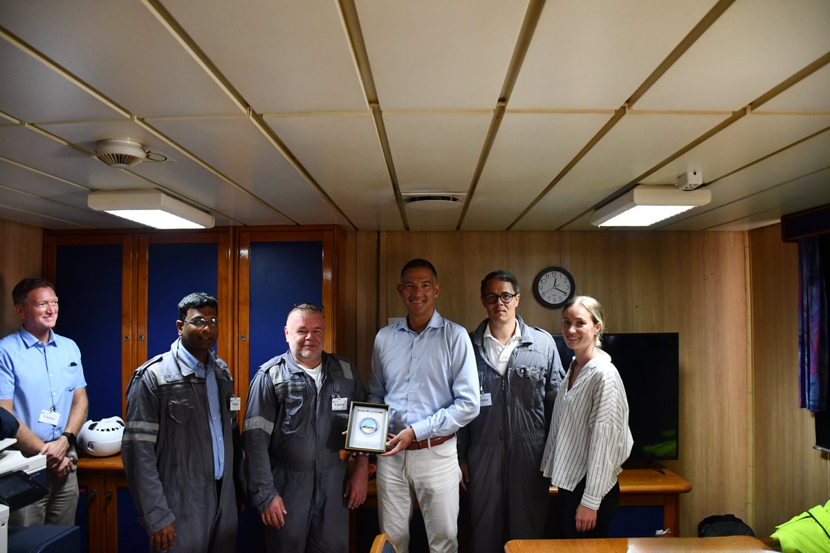 EMASoH had the opportunity to visit a 🇳🇴chemical tanker Jebel Ali. The EMASoH delegation had fruitful conversations with the ship's captain, crew, and operator about #chemical shipping and #maritimesecurity in the Gulf. EMASoH thanks the crew for their insights and hospitality.