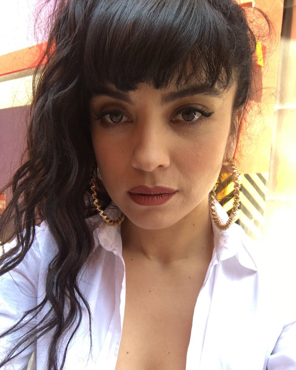 PazPinter's tweet image. *Escucho todo el día a Mon Laferte, soy fanático de ella" 😍
Hernán Rivera Letelier.
Escritor.