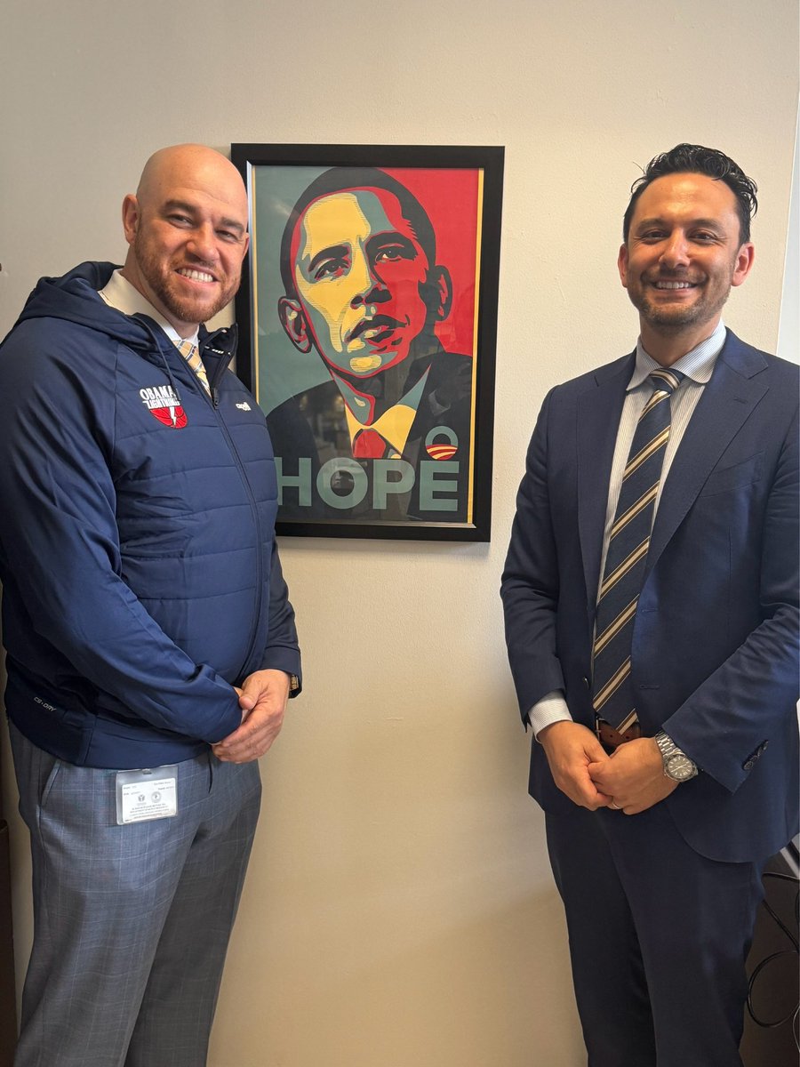 Excited to usher in a new era for @YonkersSchools by welcoming Superintendent @AnibalSolerJr to ⚡️ @BarackObamaYPS ⚡️Thank you for taking the time to visit our school community and meet our students and staff. Looking forward to your support for years to come! @DrF_Hernandez