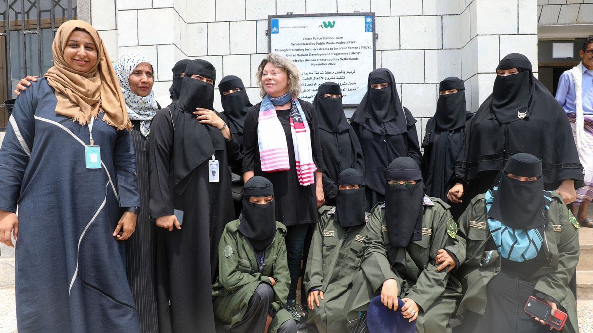 In Yemen, @UNDP supports women to lead dialogue w authorities: to protect rights, access justice and pave the way for development. Here is how: go.undp.org/ZTL