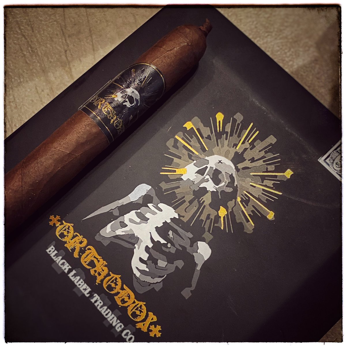 cigarboxlv's tweet photo. New week, new cigar.

Orthodox from Black Label Trading Co.

Start the week off right. 

#cigar #cigars #botl #sotl #cigaraficionado #cigarbox #cigarboxlv #vegas #lasvegas #nowsmoking https://t.co/KUI0pcRiTh