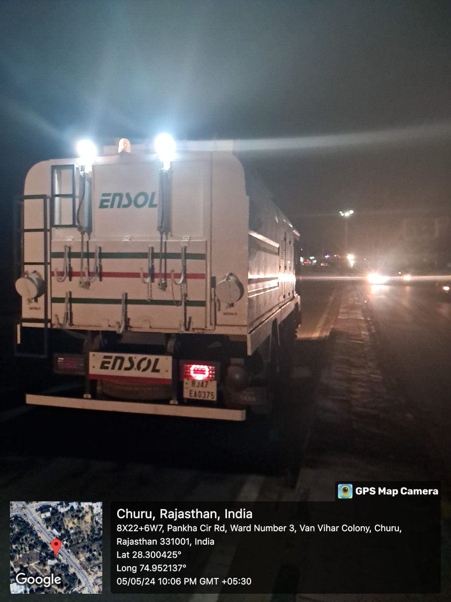 नगर परिषद चूरू द्वारा #Mechanical_Sweeping_Machine से रात्री कालीन सफाई कार्य नियमित संचालित हो रहे हैं #Nightsweeping #SwachhSurvekshan2024 #sbmurban