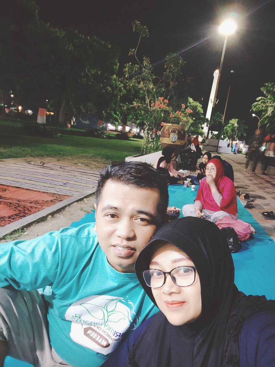 Ngopi sik ben pinter bolo...