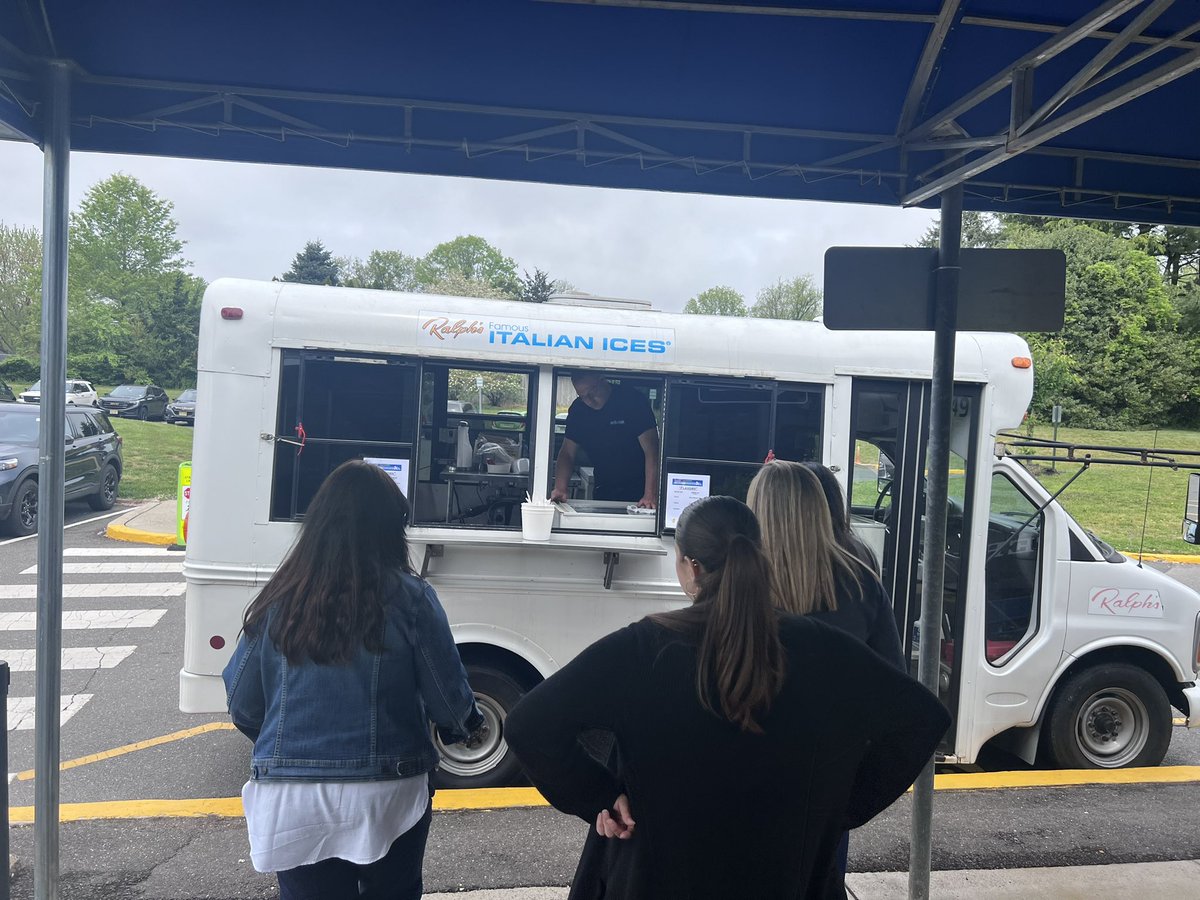 Thank you @FLC_ElemSchool for the yummy treats today !