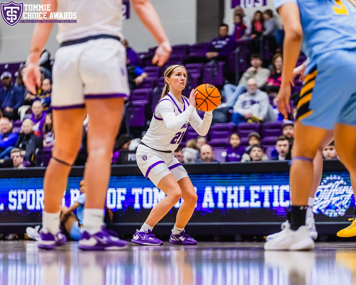 Taking home our Female Athlete of the Year Award... from @TommieWBBall... AMBER SCAAAAALIA!! #RollToms
