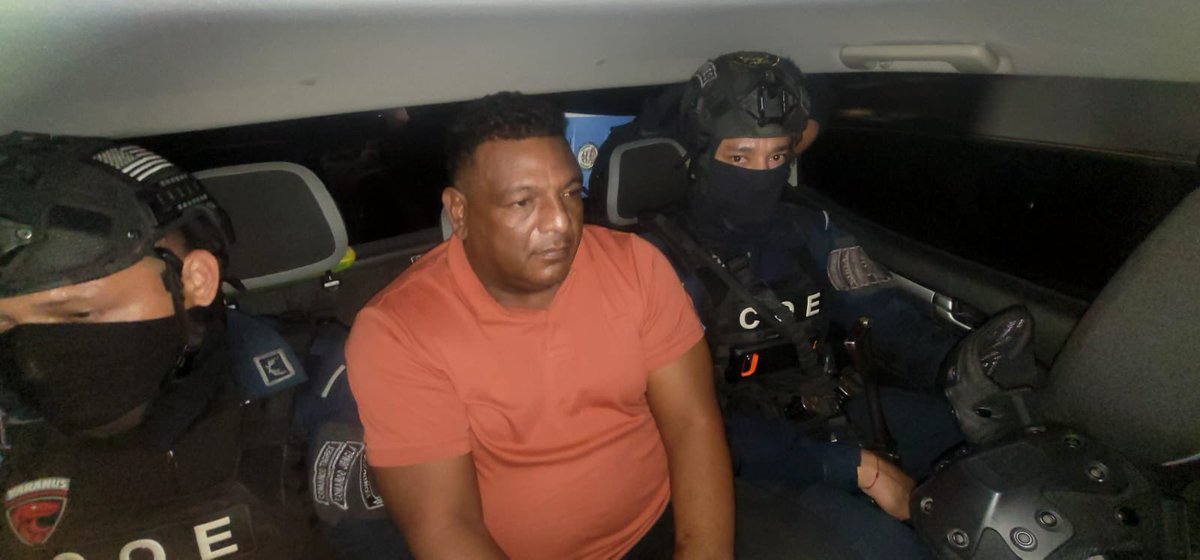 Gustavo Sanchez Velasquez (@hegusave) on Twitter photo OPERACIÓN DE IMPACTO: Recibimos de la CSJ nueva orden de extradición, la que fue cumplida de inmediato por la <a href="/DNPA_Honduras/">Dirección Nacional Policial Antidrogas (DNPA)</a> capturando al señor Mario Rodolfo Mejía Cubillas, alias Yofo y alias burro, quien es solicitado en extradición por un juzgado del Distrito Este de OPERACIÓN DE IMPACTO: Recibimos de la CSJ nueva orden de extradición, la que fue cumplida de inmediato por la <a href="/DNPA_Honduras/">Dirección Nacional Policial Antidrogas (DNPA)</a> capturando al señor Mario Rodolfo Mejía Cubillas, alias Yofo y alias burro, quien es solicitado en extradición por un juzgado del Distrito Este de
