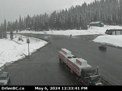 It may be May, but weather can still get wintry at high mountain passes!🏔️⚠️ 

Stay alert and adapt your driving to changing conditions. Freezing rain, sleet and snow happen! 🌨️💦❄️

📸  #KootenayPass webcam view of #BCHwy3, at Salmo Creston Hwy Summit.  (elevation 1,781 metres)