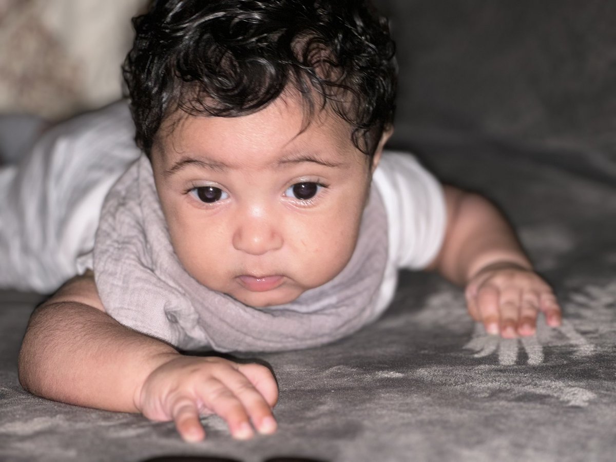 ieslek_'s tweet photo. I’m so amazed with my beautiful, little human. Zazen Yovani 🥹🫶🏽 https://t.co/CXiWMcEb9x
