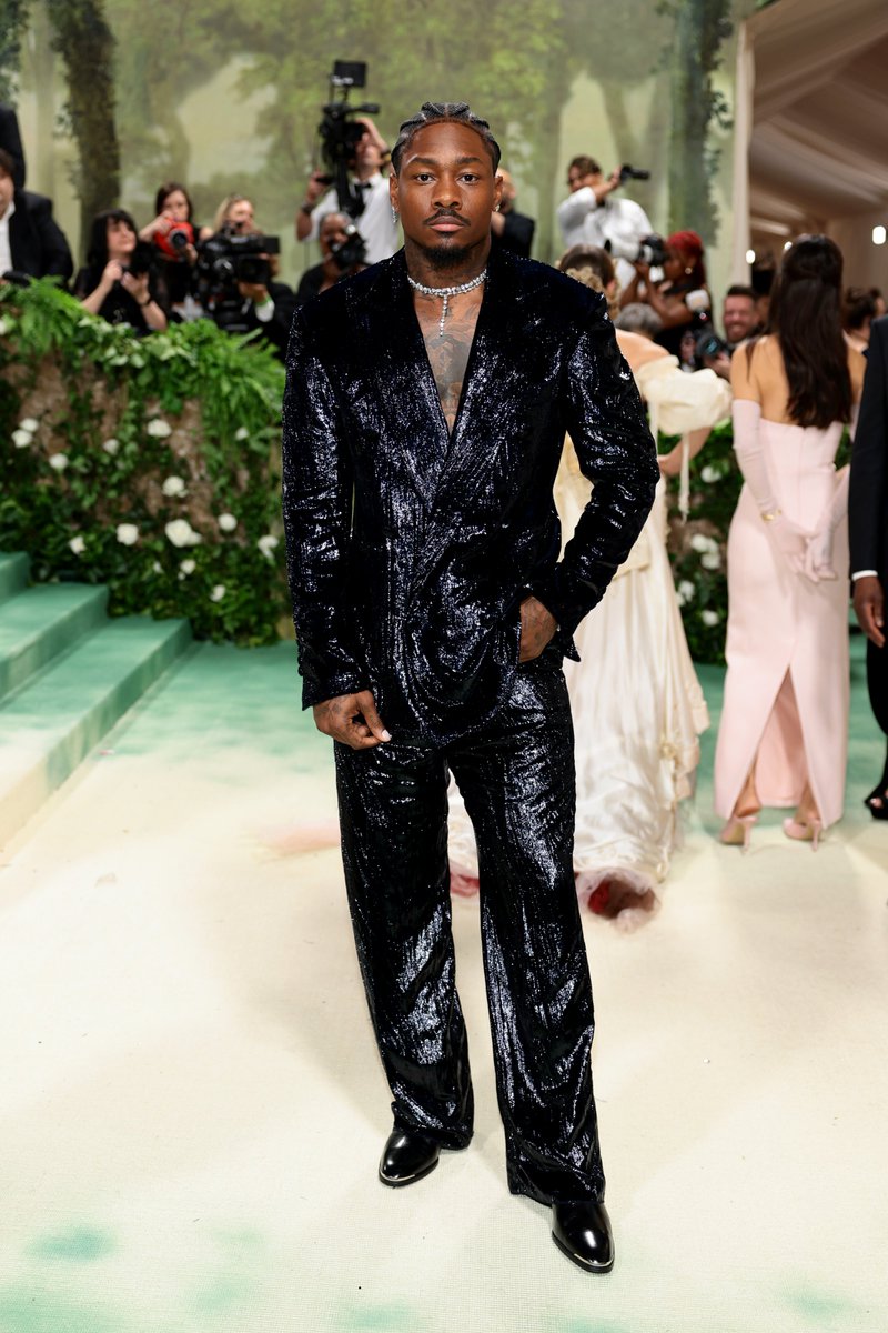 Stefon Diggs shows up to the #MetGala in...H&M.