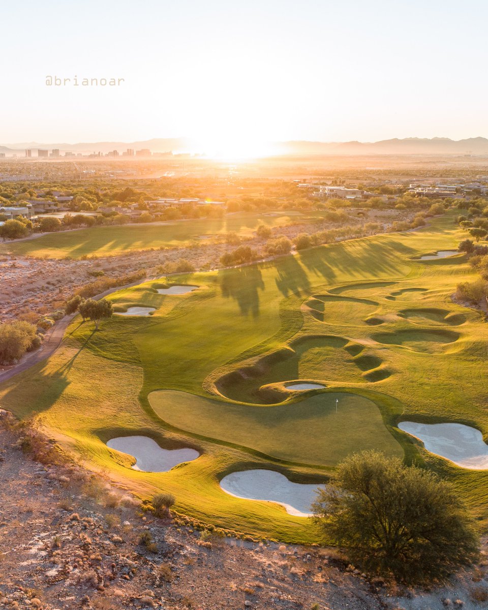 The essence of the Golden Bear can be found in the Southern Nevada foothills @BearsBestLV — a golf experience that captures the great Jack Nicklaus’ design aesthetic. Photo @BrianOarGolf @GolfPackagePros lasvegasteetimes.com