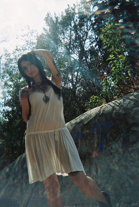 Way back in white 📸 shot on film by Kelly J Webb. #throwback #shotonfilm https://t.co/836HjwzXWp<a href="/tag/throwback"class="tags"><span>#throwback</span></a><a href="/tag/shotonfilm"class="tags"><span>#shotonfilm</span></a>