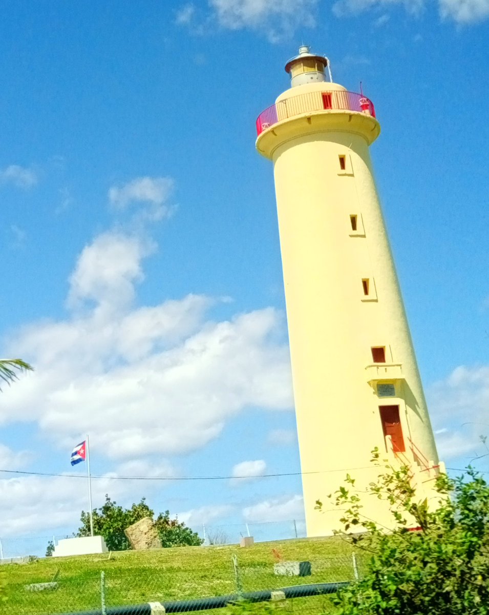 Nuestra bandera también ondea en el lugar más occidental de #Cuba, en el Cabo de San Antonio. #PinardelRío.