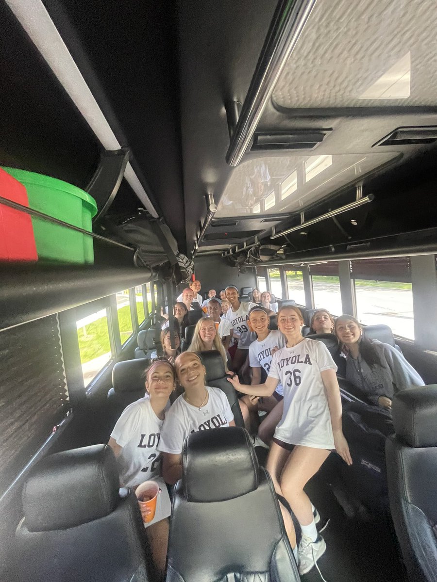 Congrats to Coach Ashley and our Freshman Gold team on their 3-0
win over Fenwick this evening !