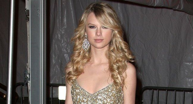 TheSwiftSociety tweet picture