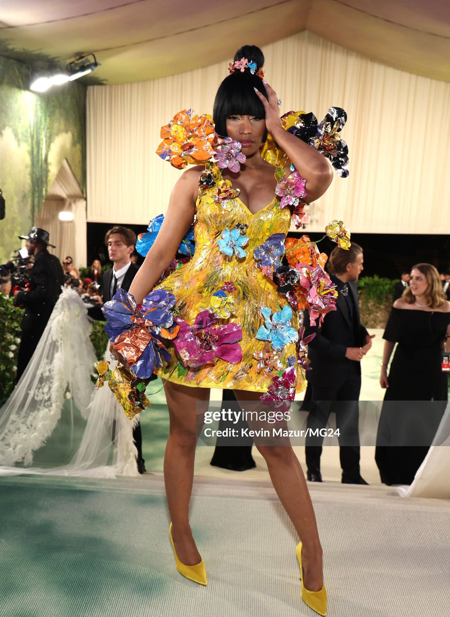 CERTIFIEDBARBZX's tweet image. BARBZ GAIN TRAIN 

COMMENT #NickiGala 

FOLLOW EVERYONE WHO LIKES YOUR COMMENT 

FOLLOW AND REPOST THIS POST FOR MORE GAINS!