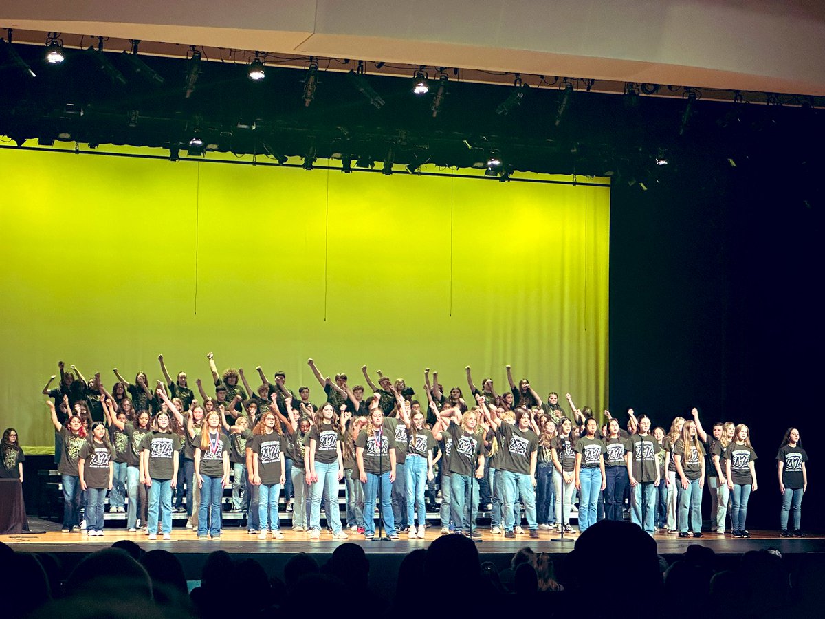 McCourt2280's tweet photo. Ending the year with a celebration and a show by the always fabulous @steamgddschoir @STEAM_MS https://t.co/gi3lKp1xan