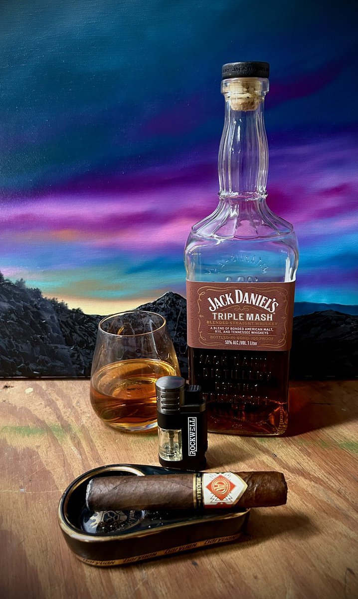 Next up! The Jack Daniels Triple Mash, and a CAO Zocalo. #jackdaniels #jackdanielswhiskey #jackdanielstriplemash #caocigars #caozocalo #annapolisashtalk #cigarsandwhiskey #cigarlifestyle💨💨💨 #cigarsdailynation