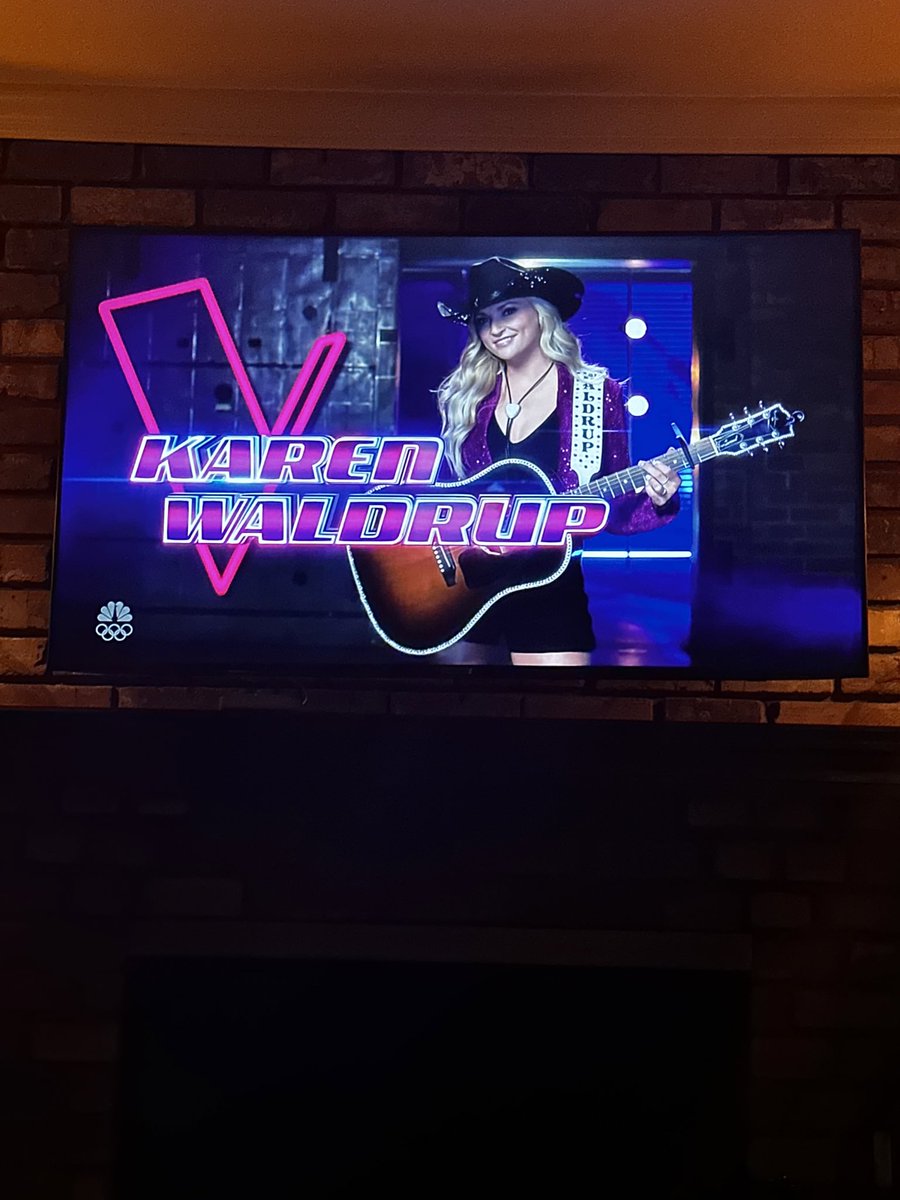 Mandeville, Louisiana on the national stage 👏 Vote @karenwaldrup to advance in @NBCTheVoice 🗣️ nbc.com/voicevote