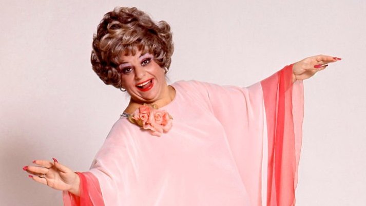 Comic Totie Fields was #BornOnThisDay May 7, 1930. Popular on TV & clubs (1960s & '70s) but plagued with health problems, 1 leg amputation, 2 heart attacks, breast cancer & ongoing obesity due to compulsive eating. Passed in 1978 (age 48) from pulmonary embolism #RIP #GoneTooSoon