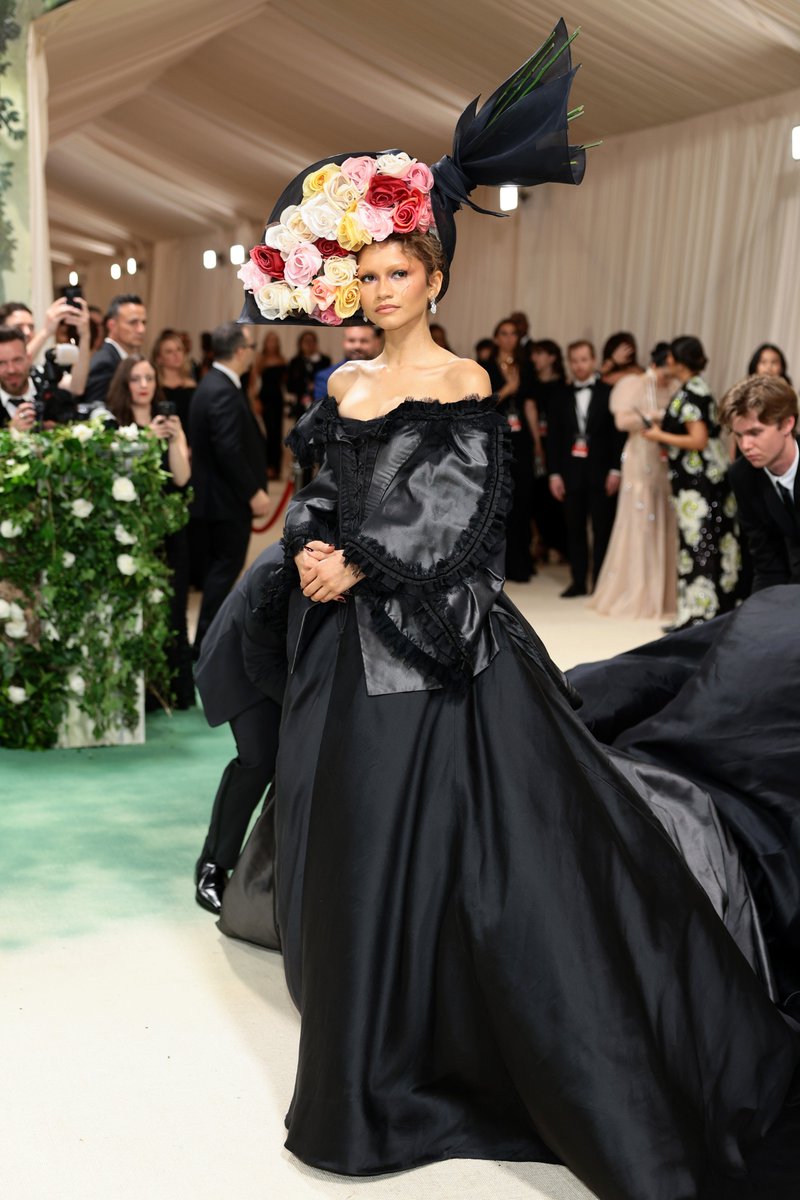 Look 1 or Look 2? (Hint: There are no wrong answers) #MetGala