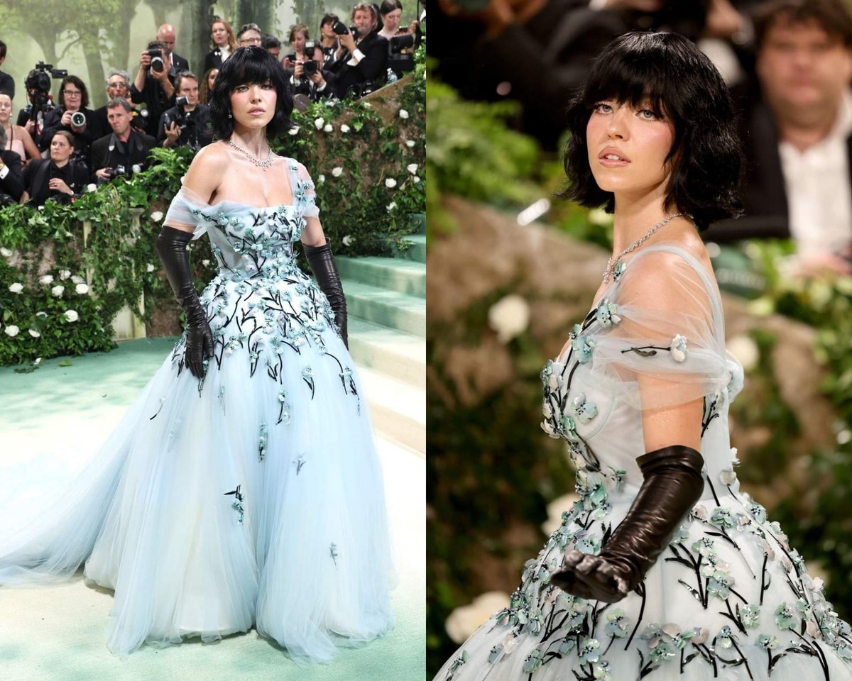 #SydneySweeney at #MetGala is a headturner with Miu Miu and De Beers #MetGala2024