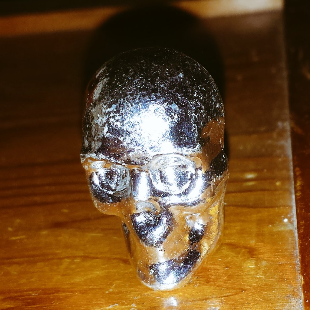 The very #spooky #silver skull says: 

'Dew de #silversqueeze & tell your trusted Family & Friends to stack de #preciousmetals or will haunt you in very sp00ky wais!' 

#investments #byob #GOLD #spookymonth5 #FinancialGoals #moneymaking #money #investingtips