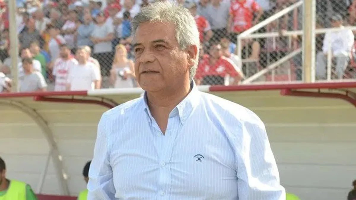 🚨#FederalA | ATENCION #HuracanLH 🚨

🔙Luego de la salida de Alejandro Abaurre y el interinato de Abdo Ali. 

✍️Huracán Las Heras tiene nuevo Director Técnico y se trata de Aldo Bolado, quien tendrá su segundo ciclo en el Globo Mendocino.