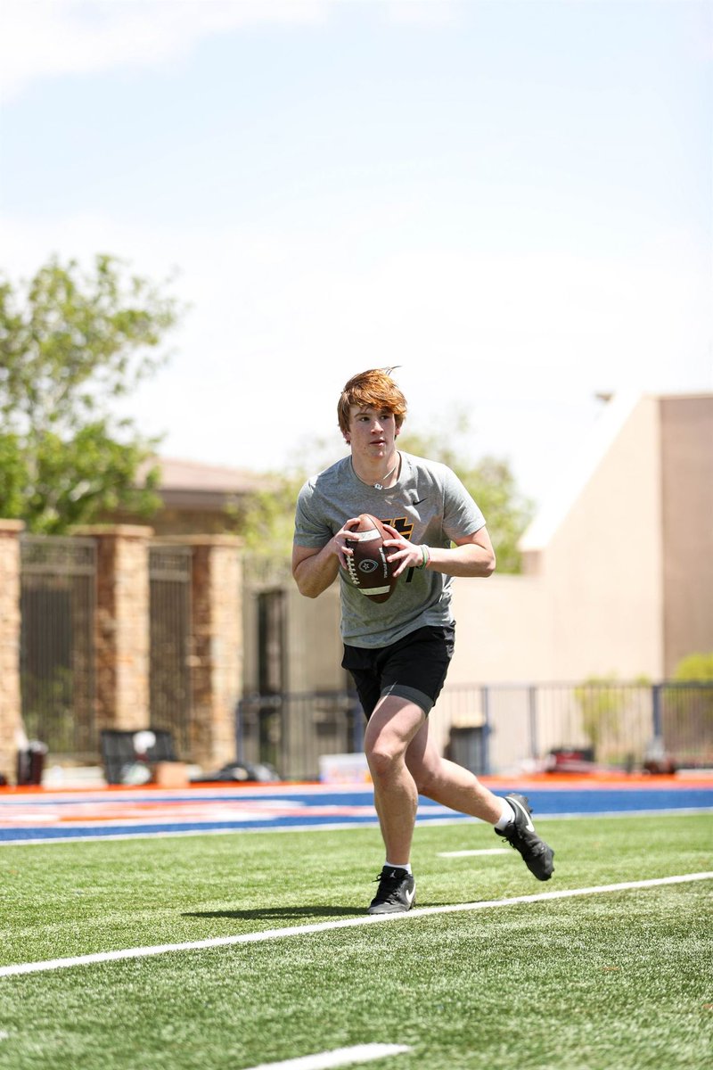 Had a fun time competing this weekend in Vegas! Thank you for having me out @Elite11 -@ESDFootball_ -@cjrecruiting2
